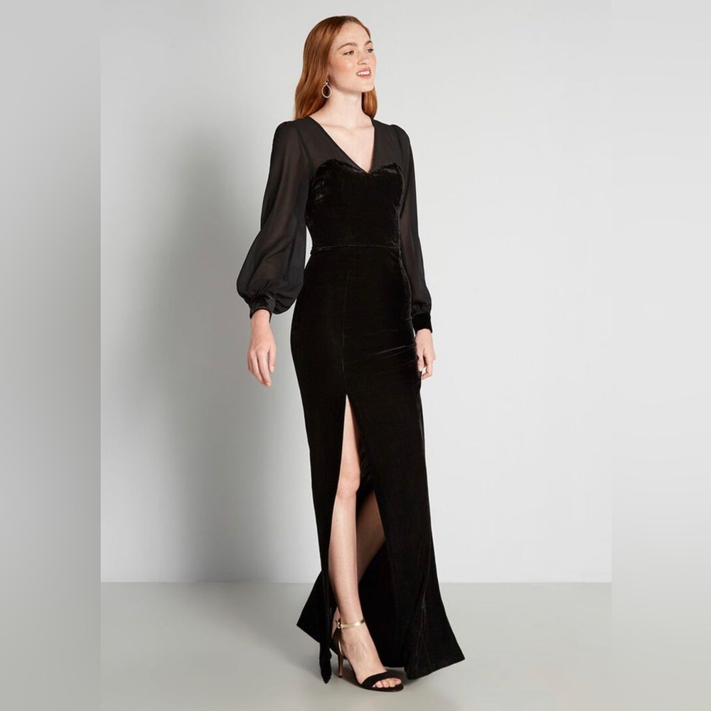 Collectif/ModCloth Morticia’s Magnificence Maxi Dress Velvet with Chiffon EUC